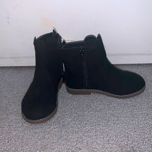 NWT! Toddler boots for girls!